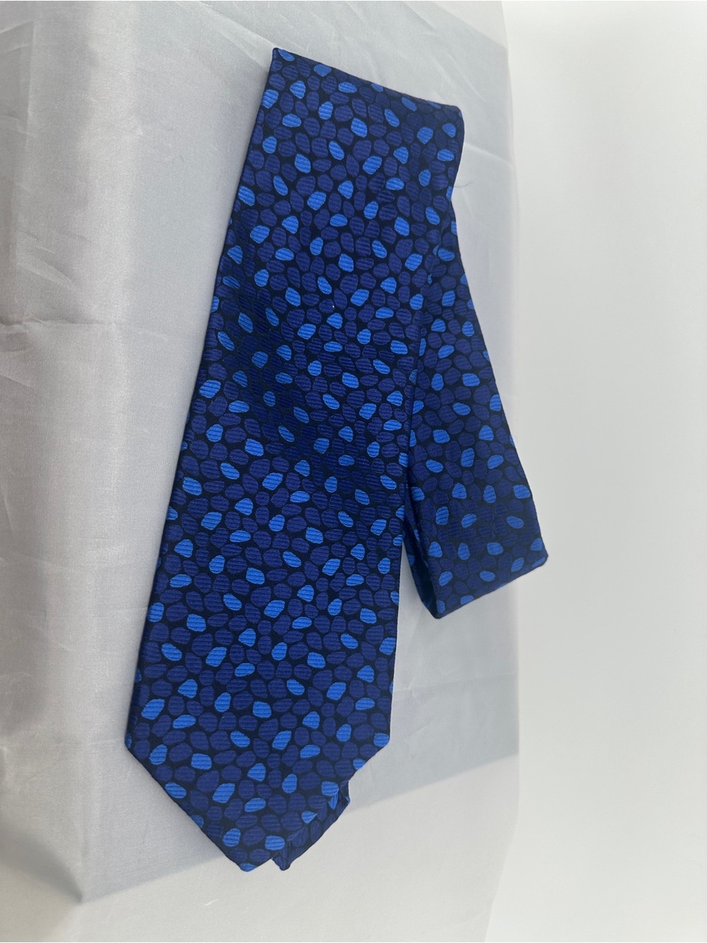 Paul Smith blue dotted jacquard silk tie